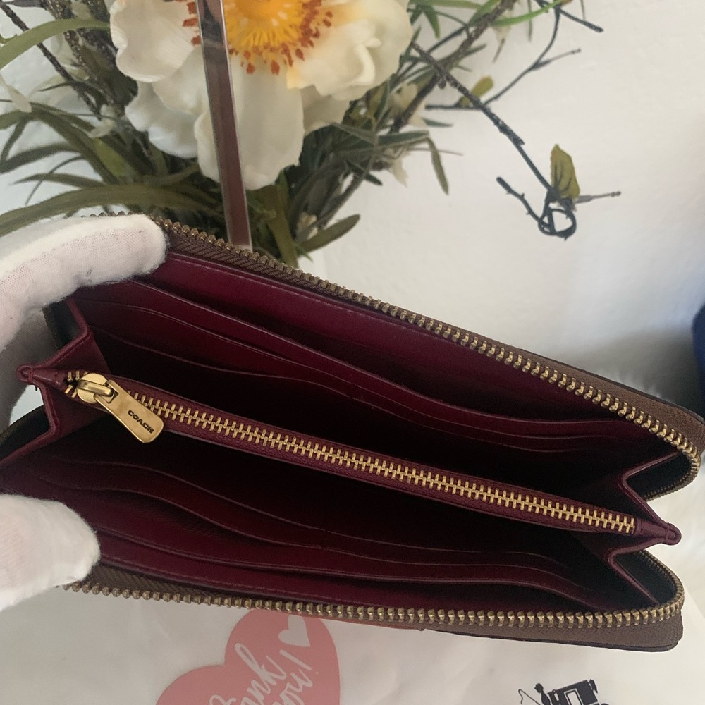 Coach Signature Tan Rust Zip Around Wallet - Picture 4 of 7